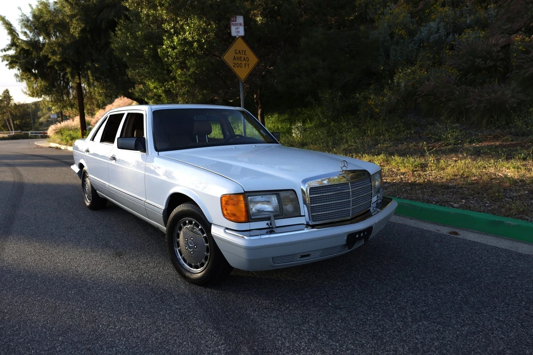 1990 Mercedes-Benz W126 S-Class Sedan - Image 5 of 31