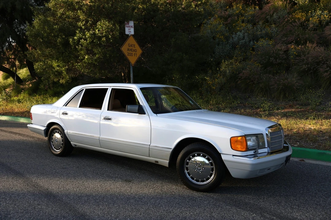 1990 Mercedes-Benz W126 S-Class Sedan - Image 10 of 31