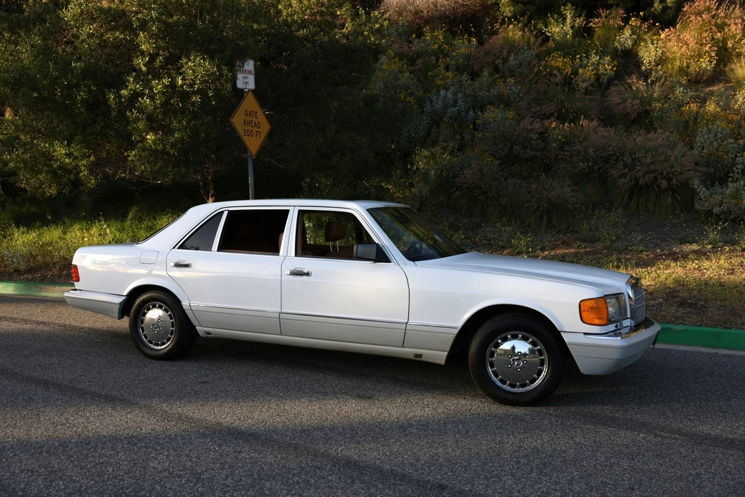 1990 Mercedes-Benz W126 S-Class Sedan - Image 11 of 31