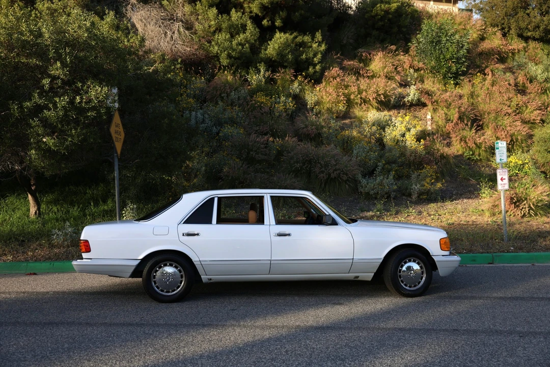 1990 Mercedes-Benz W126 S-Class Sedan - Image 14 of 31