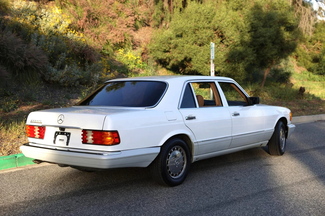 1990 Mercedes-Benz W126 S-Class Sedan - Image 16 of 31