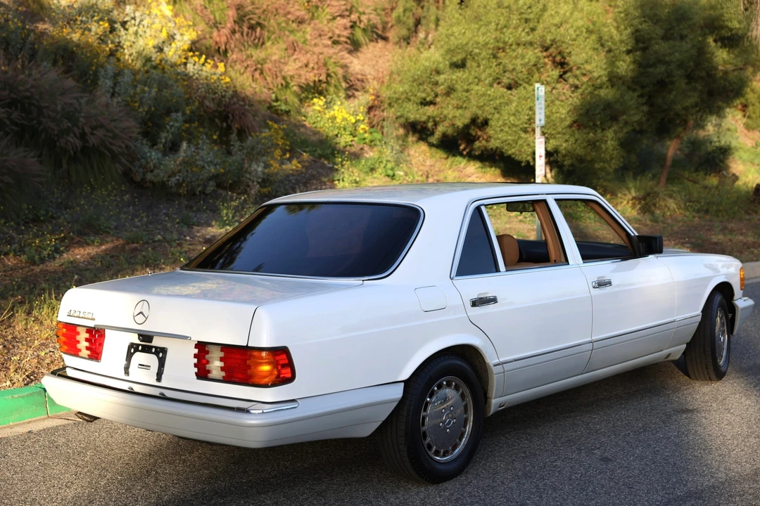 1990 Mercedes-Benz W126 S-Class Sedan - Image 17 of 31