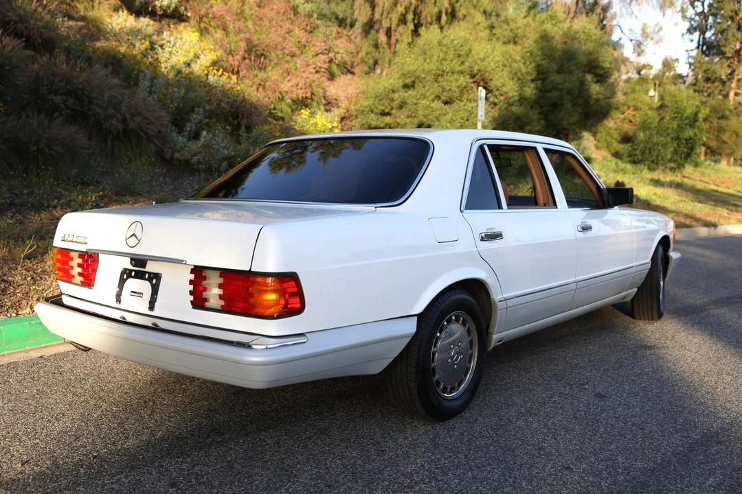 1990 Mercedes-Benz W126 S-Class Sedan - Image 18 of 31
