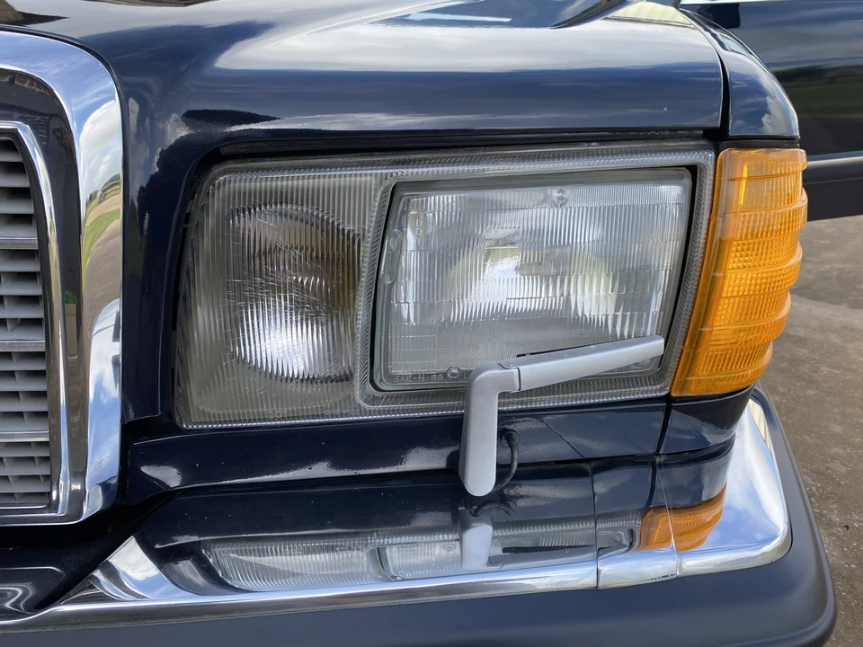 1990 Mercedes-Benz W126 S-Class Sedan - Image 23 of 31