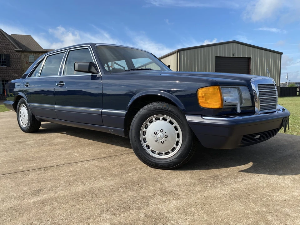 1990 Mercedes-Benz W126 S-Class Sedan - Image 2 of 31
