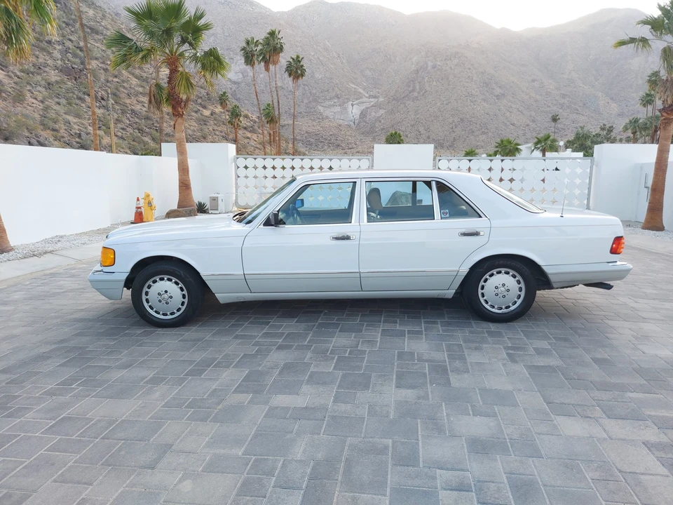 1990 Mercedes-Benz W126 S-Class Sedan - Image 12 of 31