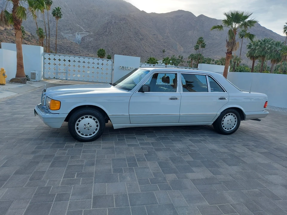 1990 Mercedes-Benz W126 S-Class Sedan - Image 13 of 31