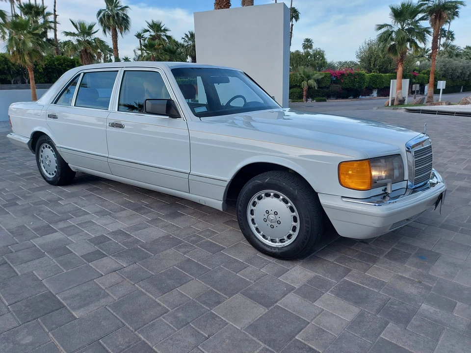 1990 Mercedes-Benz W126 S-Class Sedan - Image 4 of 31