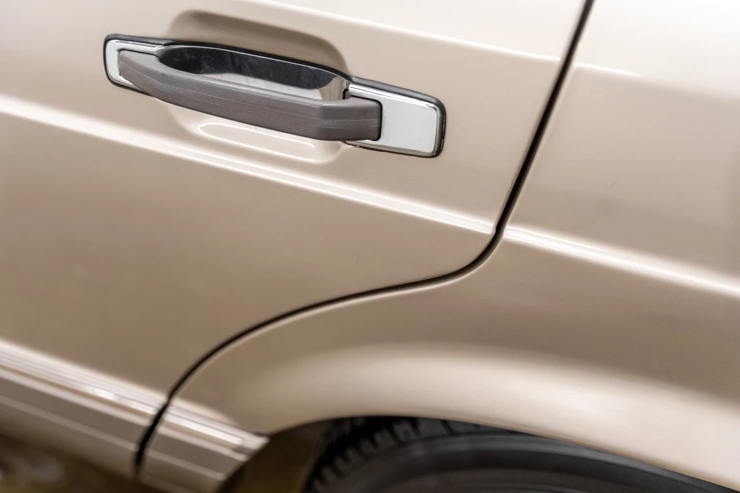 1990 Mercedes-Benz W126 S-Class Sedan - Image 24 of 31