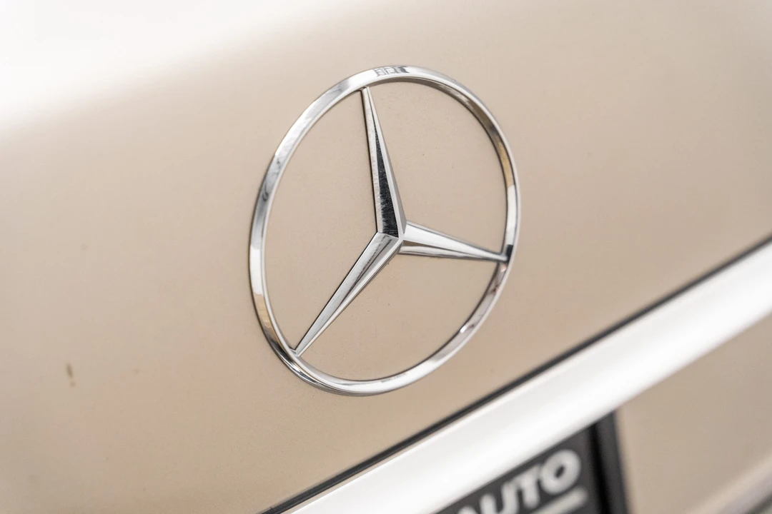 1990 Mercedes-Benz W126 S-Class Sedan - Image 28 of 31