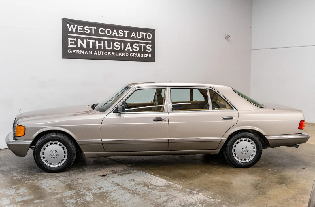 1990 Mercedes-Benz W126 S-Class Sedan - Image 2 of 31