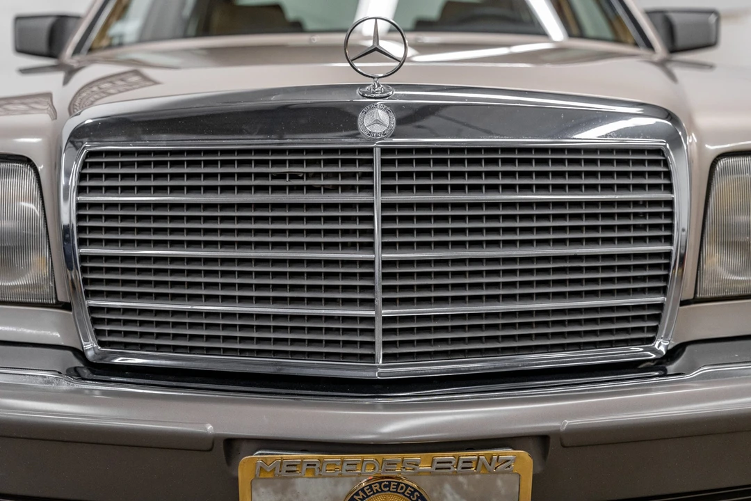 1990 Mercedes-Benz W126 S-Class Sedan - Image 12 of 31