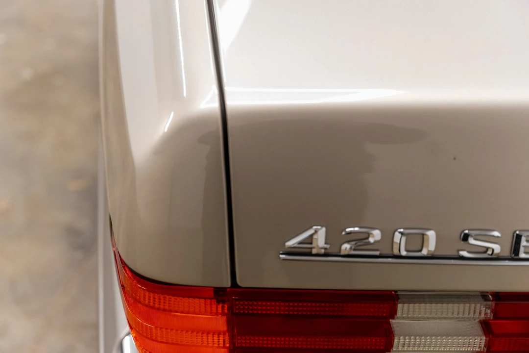 1990 Mercedes-Benz W126 S-Class Sedan - Image 30 of 31