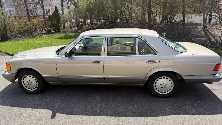 1990 Mercedes-Benz W126 S-Class Sedan - Image 2 of 13