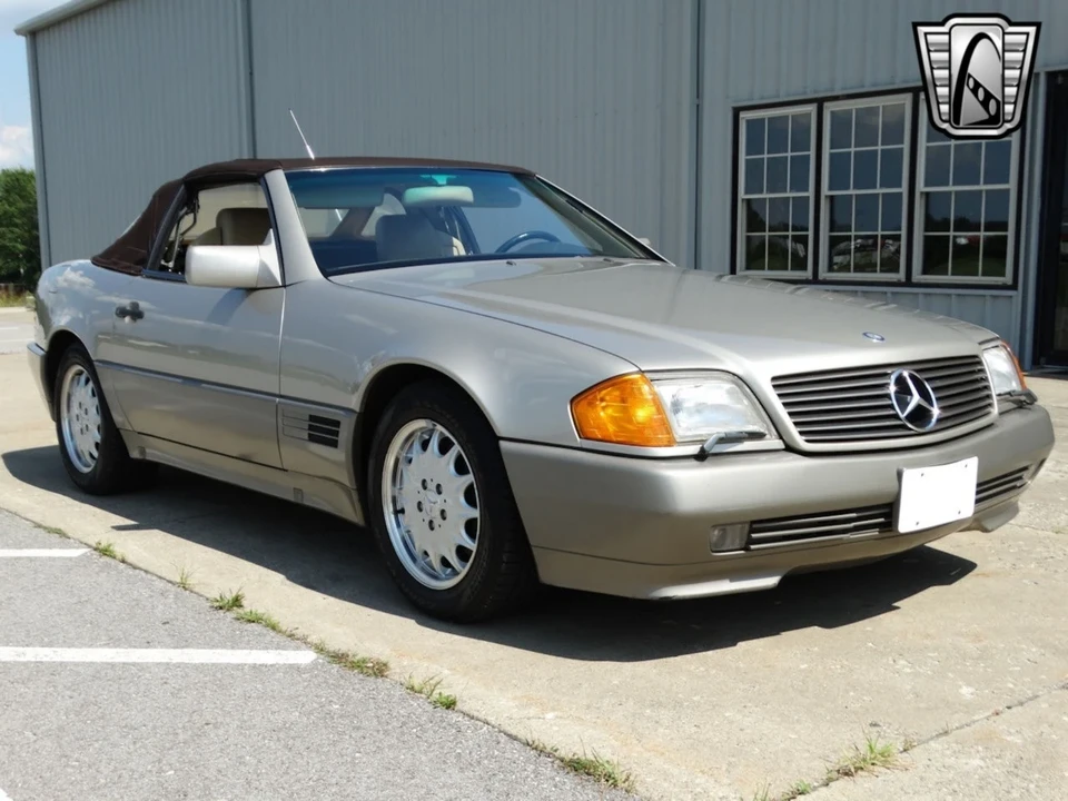 1990 Mercedes-Benz 500E & E500 - Image 11 of 12