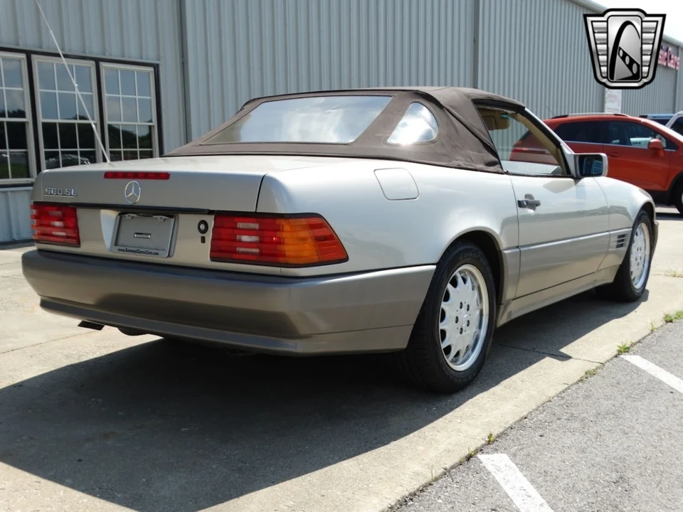 1990 Mercedes-Benz 500E & E500 - Image 9 of 12