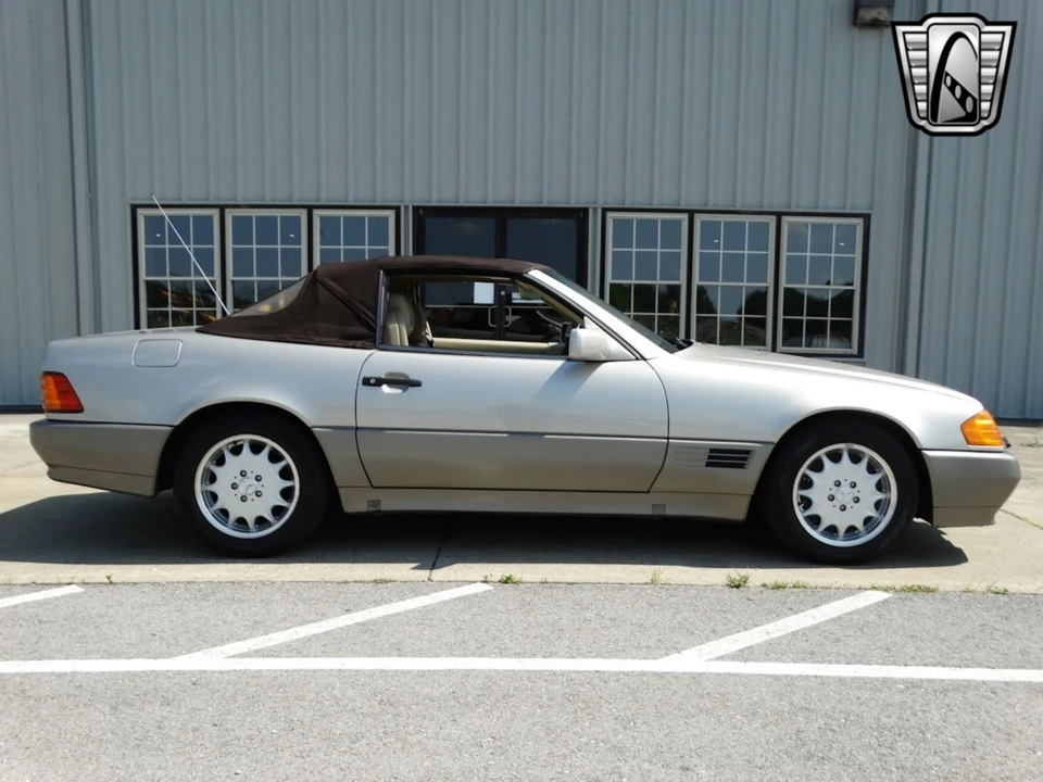 1990 Mercedes-Benz 500E & E500 - Image 10 of 12