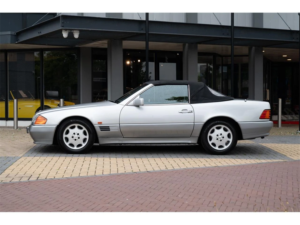 1990 Mercedes-Benz W126 S-Class Sedan - Image 2 of 9
