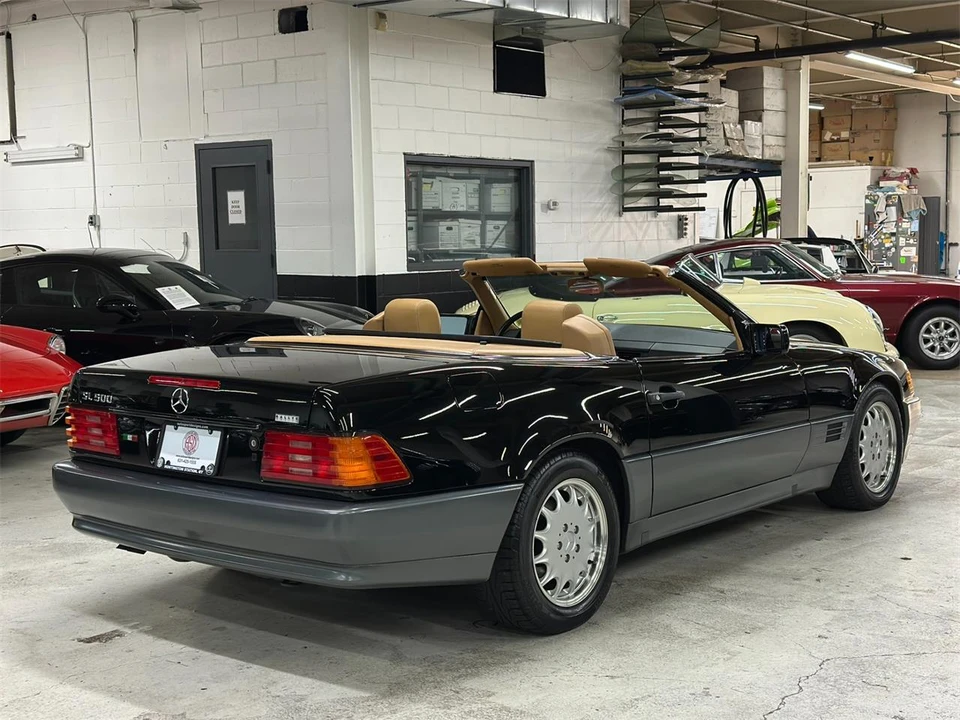 1990 Mercedes-Benz W126 S-Class Sedan - Image 12 of 31