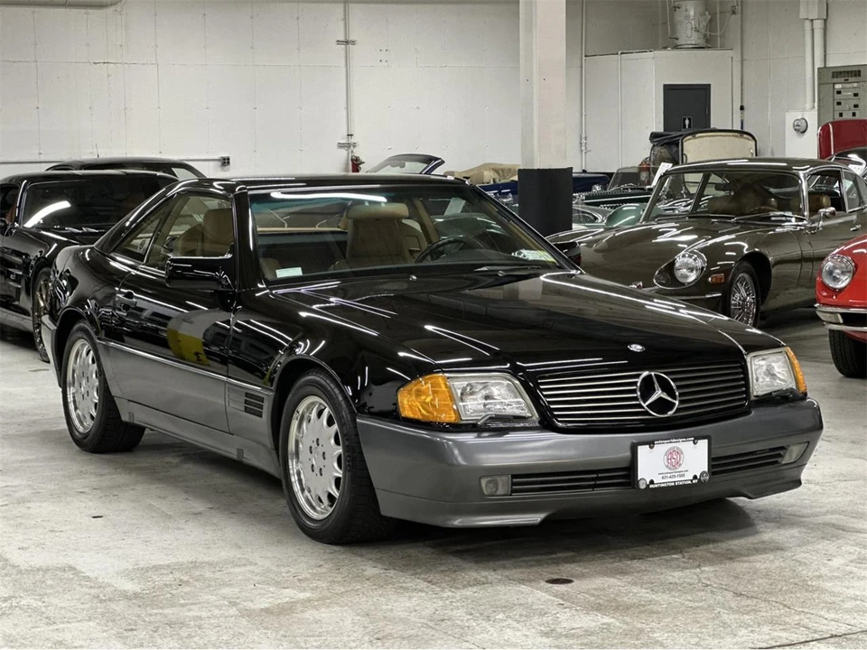 1990 Mercedes-Benz W126 S-Class Sedan - Image 2 of 31