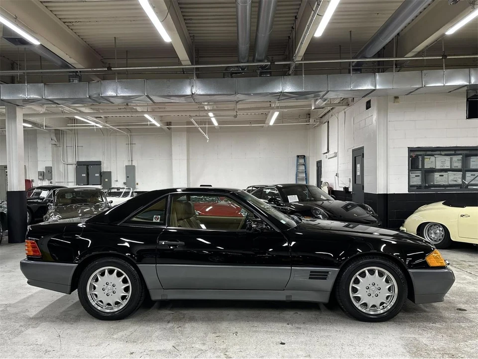 1990 Mercedes-Benz W126 S-Class Sedan - Image 16 of 31