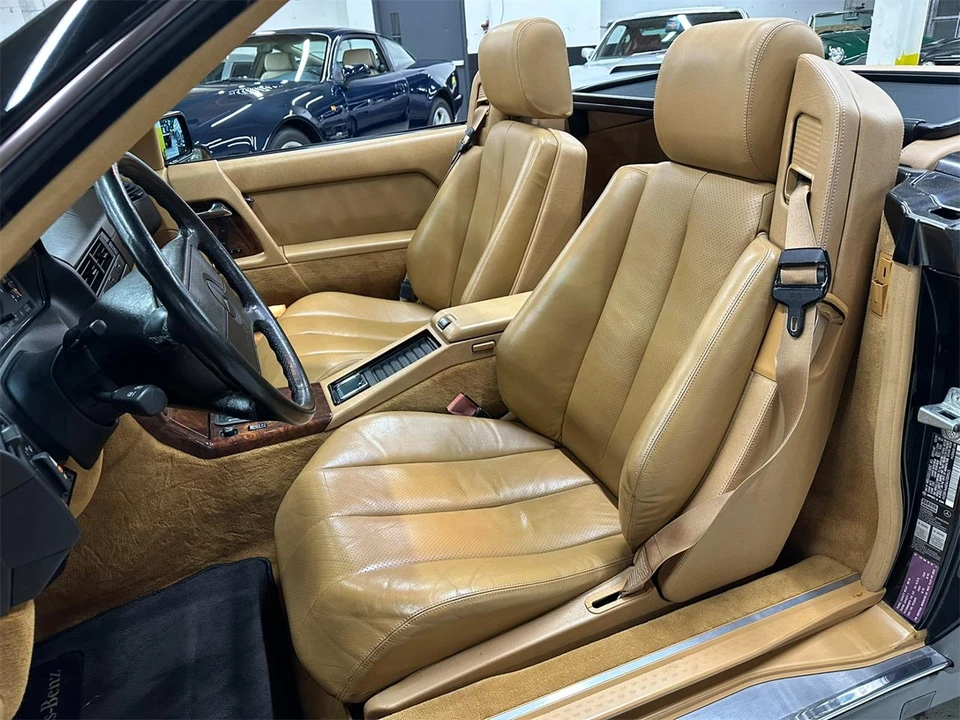 1990 Mercedes-Benz W126 S-Class Sedan - Image 19 of 31