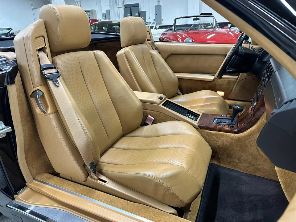 1990 Mercedes-Benz W126 S-Class Sedan - Image 24 of 31