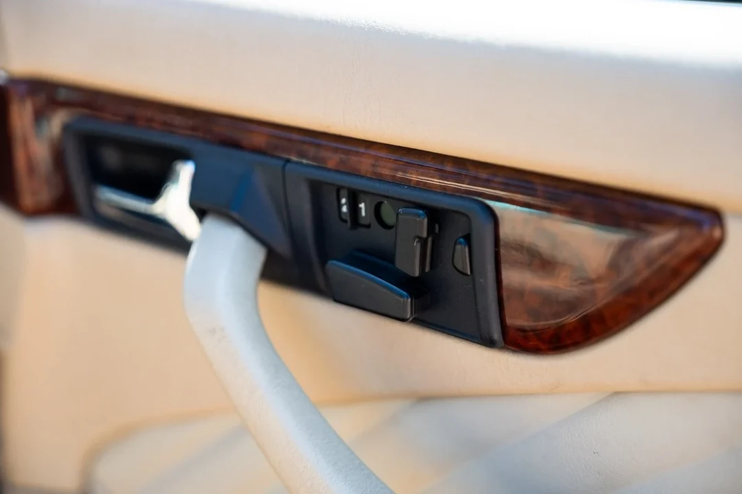 1990 Mercedes-Benz C126 S-Class Coupe - Image 26 of 30