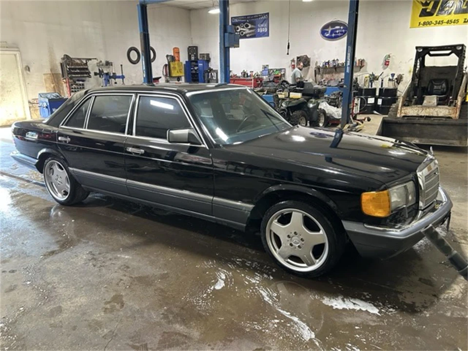 1990 Mercedes-Benz W126 S-Class Sedan - Image 2 of 10