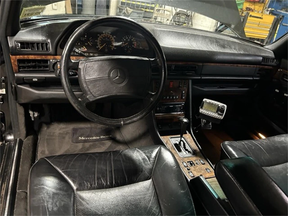 1990 Mercedes-Benz W126 S-Class Sedan - Image 4 of 10