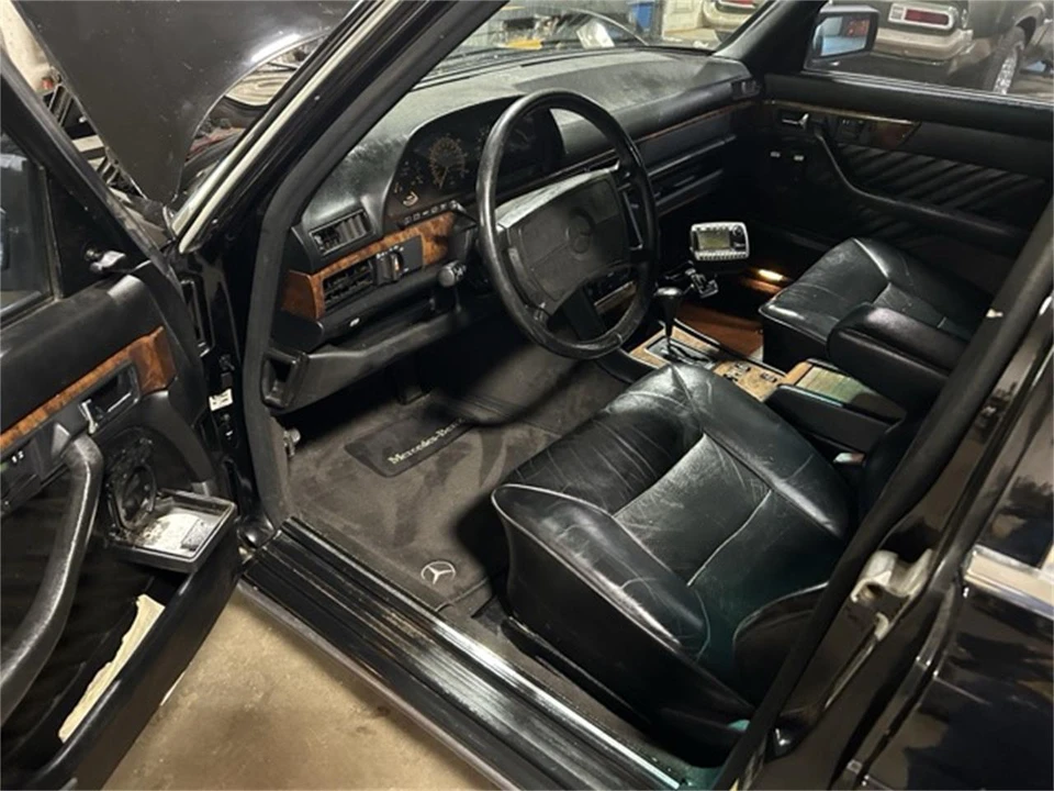 1990 Mercedes-Benz W126 S-Class Sedan - Image 3 of 10