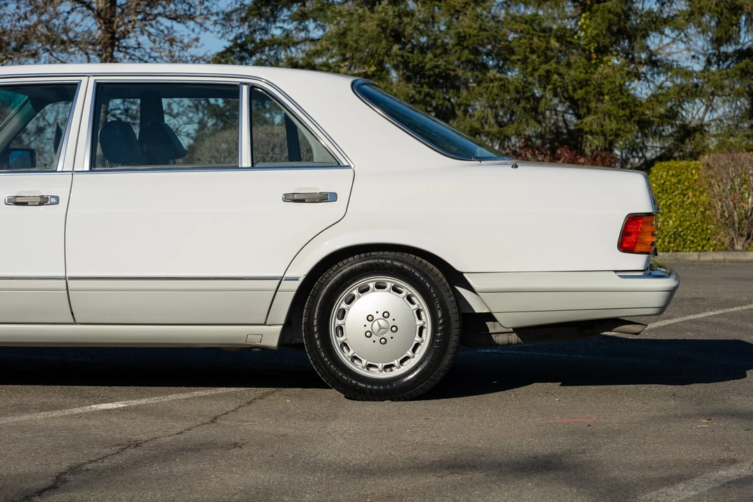 1990 Mercedes-Benz W126 S-Class Sedan - Image 16 of 31