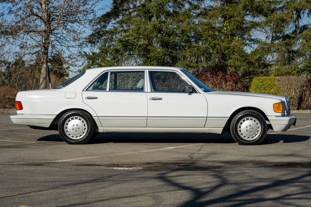 1990 Mercedes-Benz W126 S-Class Sedan - Image 8 of 31