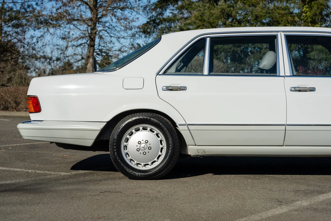 1990 Mercedes-Benz W126 S-Class Sedan - Image 17 of 31