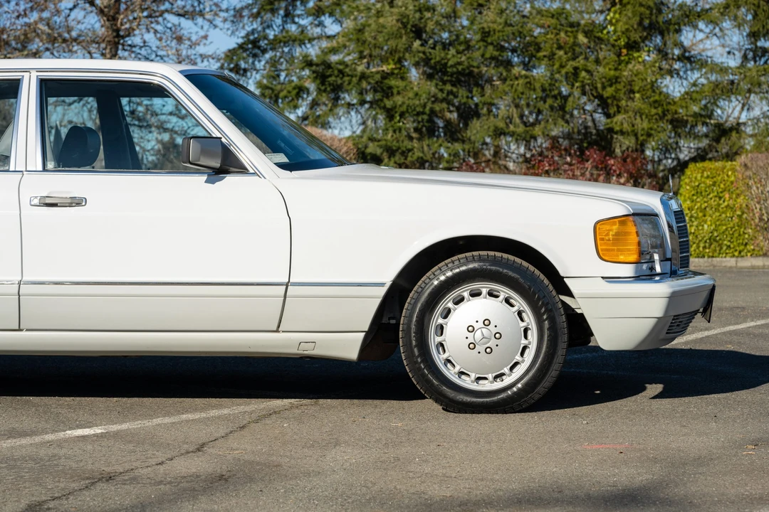 1990 Mercedes-Benz W126 S-Class Sedan - Image 18 of 31