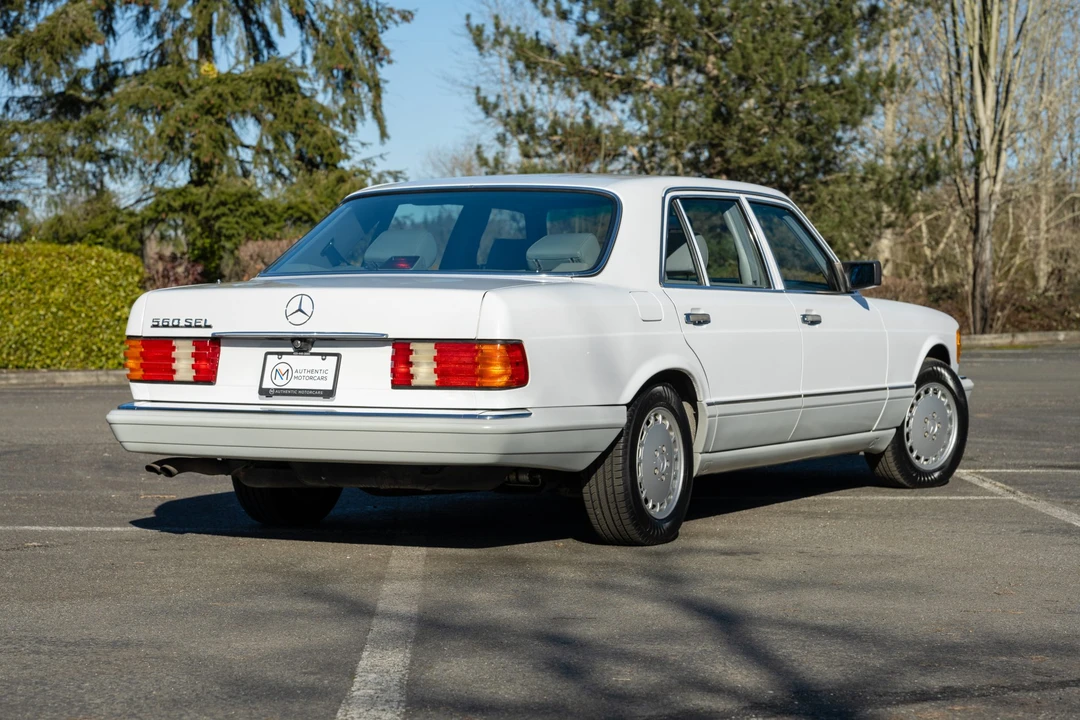 1990 Mercedes-Benz W126 S-Class Sedan - Image 7 of 31