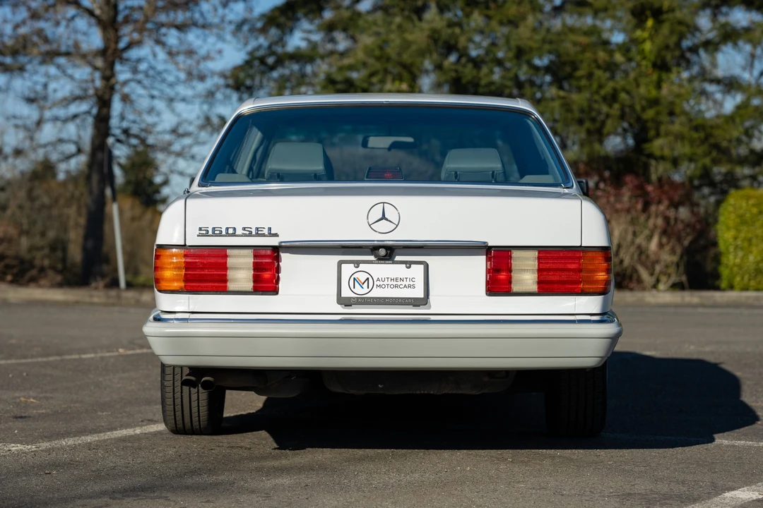 1990 Mercedes-Benz W126 S-Class Sedan - Image 6 of 31