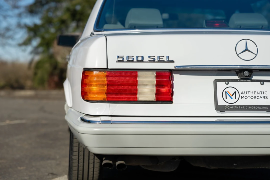 1990 Mercedes-Benz W126 S-Class Sedan - Image 24 of 31