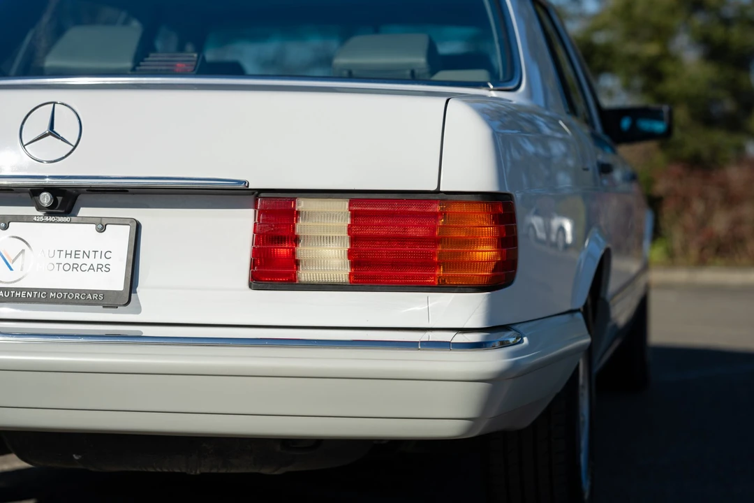 1990 Mercedes-Benz W126 S-Class Sedan - Image 25 of 31