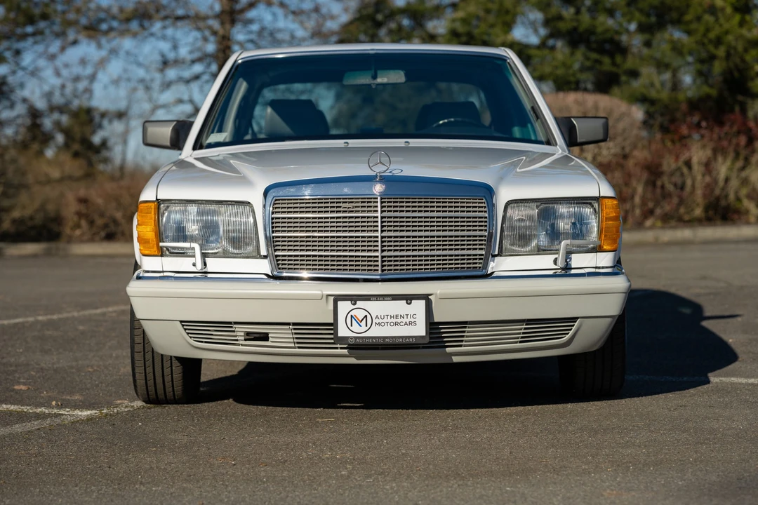 1990 Mercedes-Benz W126 S-Class Sedan - Image 2 of 31