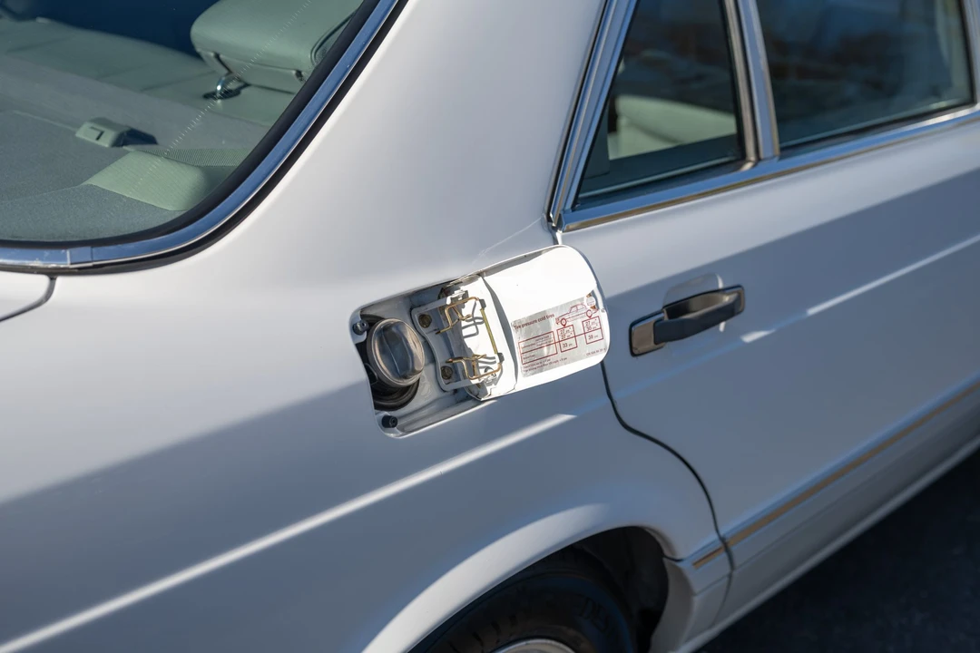 1990 Mercedes-Benz W126 S-Class Sedan - Image 29 of 31