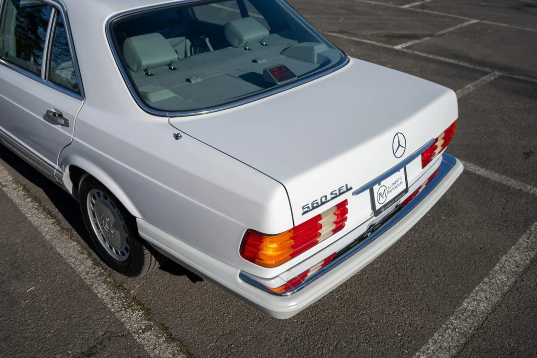 1990 Mercedes-Benz W126 S-Class Sedan - Image 21 of 31