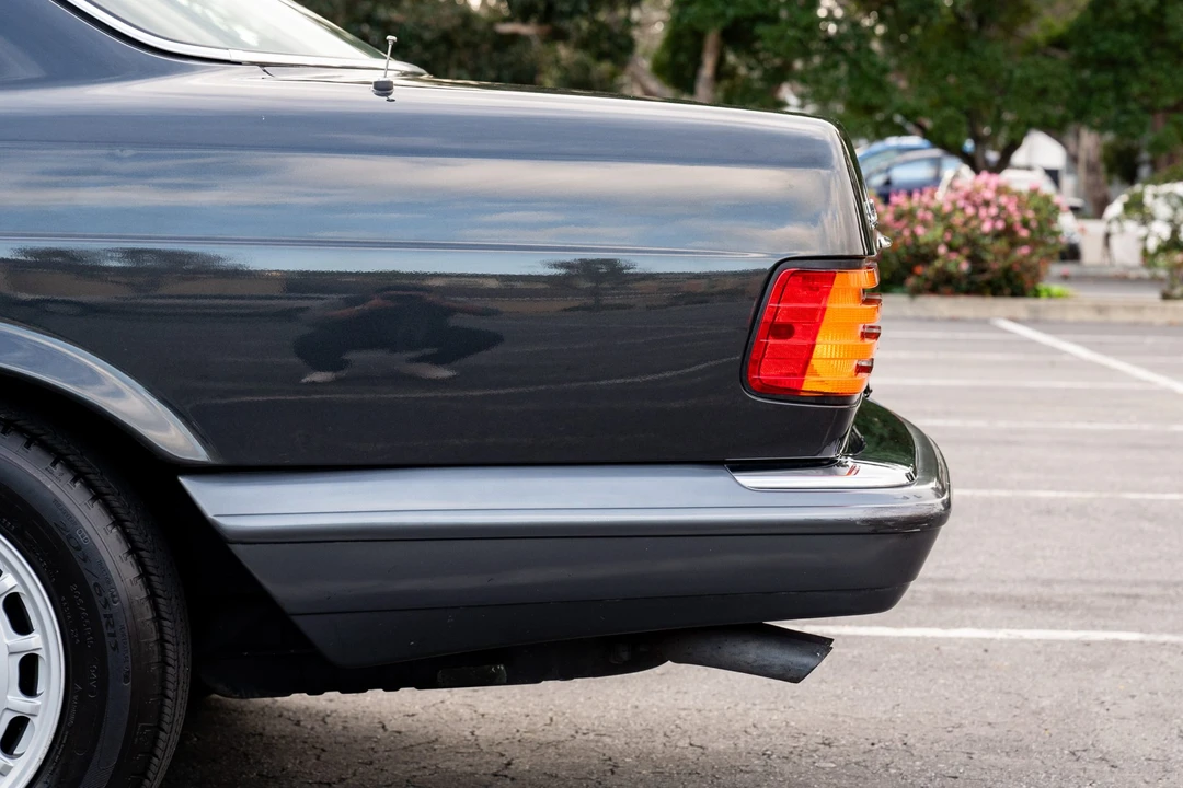 1990 Mercedes-Benz W126 S-Class Sedan - Image 14 of 31