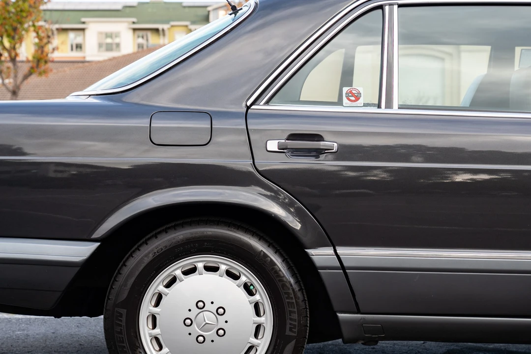 1990 Mercedes-Benz W126 S-Class Sedan - Image 16 of 31
