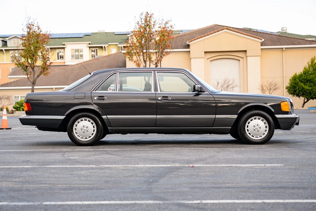 1990 Mercedes-Benz W126 S-Class Sedan - Image 9 of 31