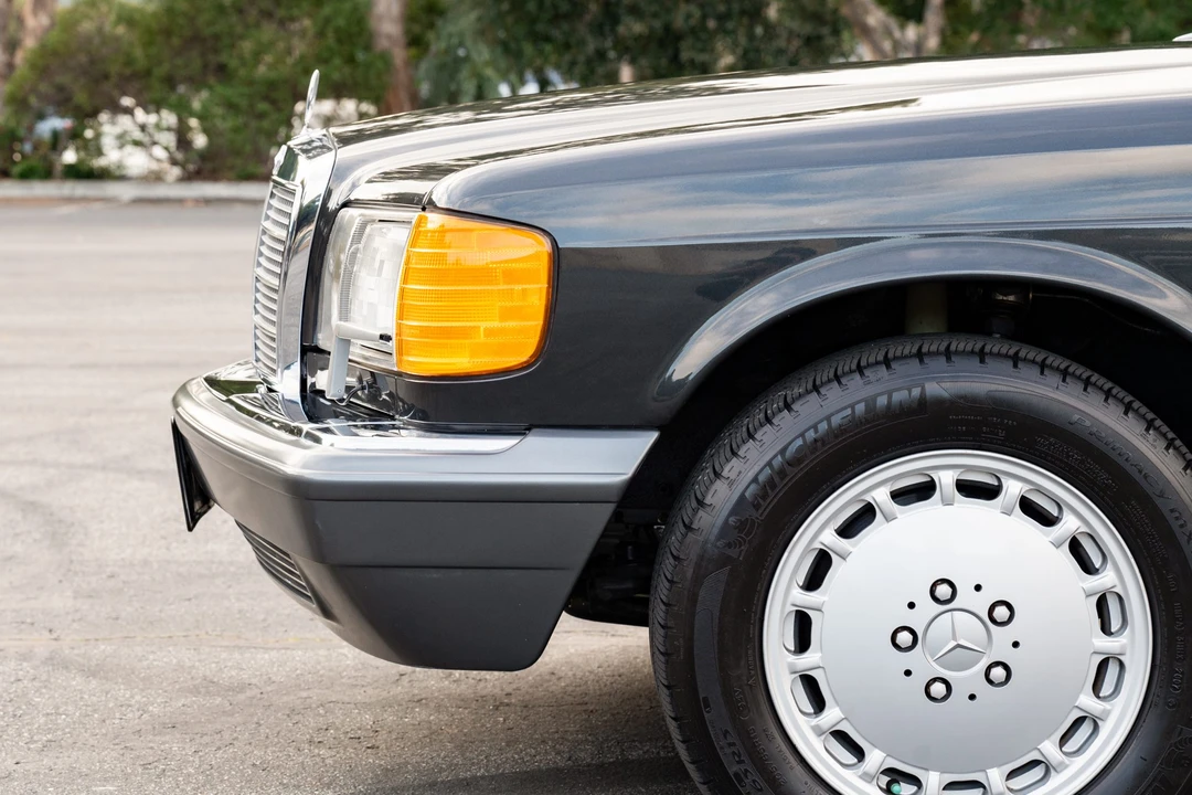 1990 Mercedes-Benz W126 S-Class Sedan - Image 10 of 31