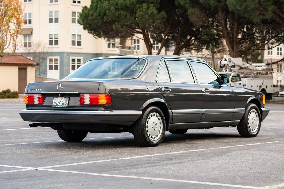 1990 Mercedes-Benz W126 S-Class Sedan - Image 8 of 31