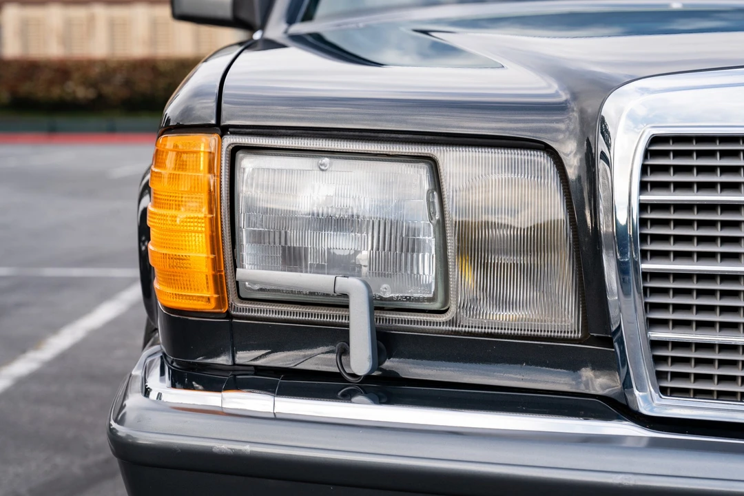 1990 Mercedes-Benz W126 S-Class Sedan - Image 24 of 31