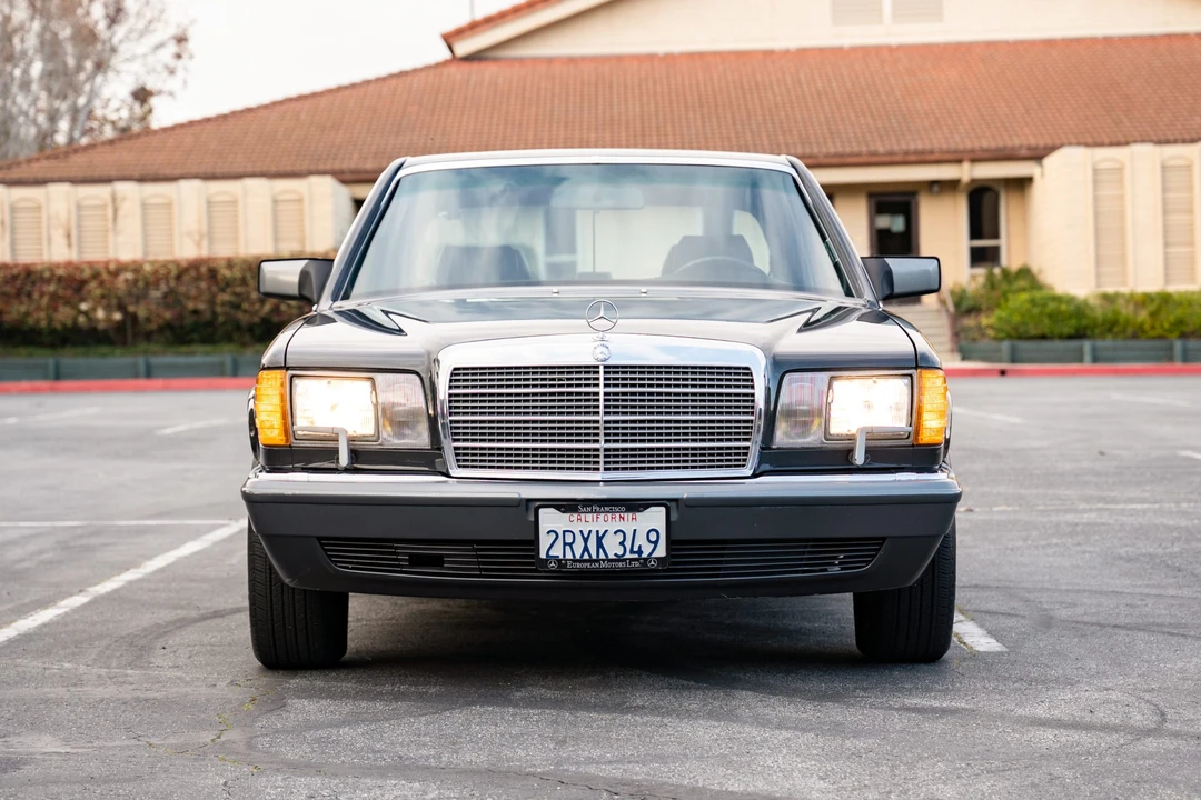 1990 Mercedes-Benz W126 S-Class Sedan - Image 3 of 31