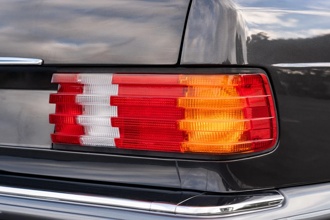 1990 Mercedes-Benz W126 S-Class Sedan - Image 27 of 31